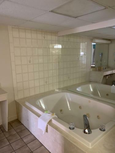 Hotel Riverside Motor Lodge - Pigeon Forge