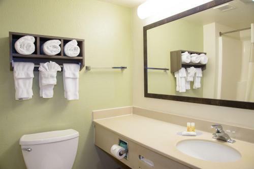 Hotel Pigeon River Inn