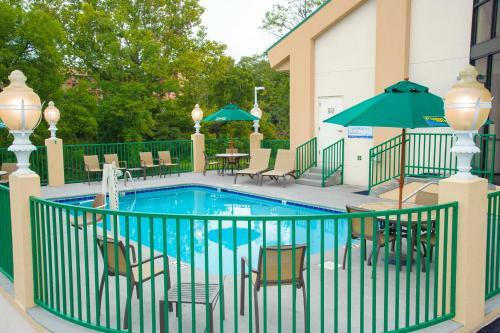Hotel Pigeon River Inn