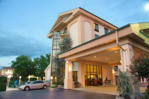 Hotel Pigeon River Inn
