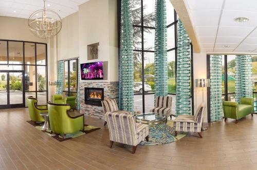 Hotel Pigeon River Inn