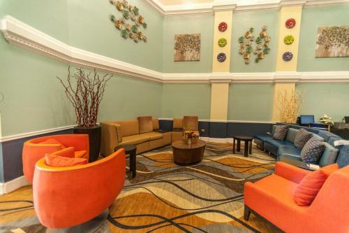 Hotel Fifth Season Inn & Suites