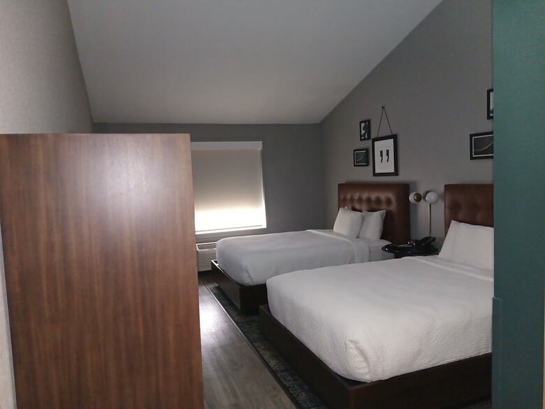 Holiday Inn Express Hotel & Suites Arlington/six Flags Area