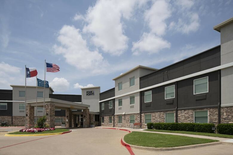 Holiday Inn Express Hotel & Suites Arlington/six Flags Area