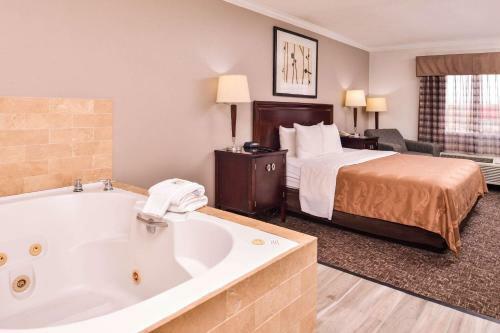 Hotel Quality Inn And Suites Beaumont