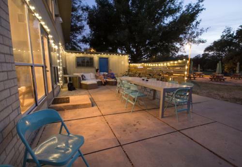 Hi - Austin Hostel