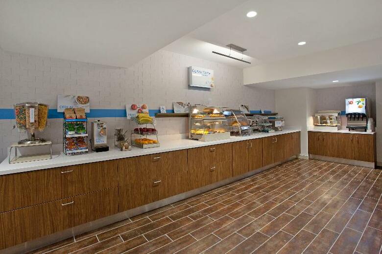 Holiday Inn Express Hotel & Suites Austin Downtown