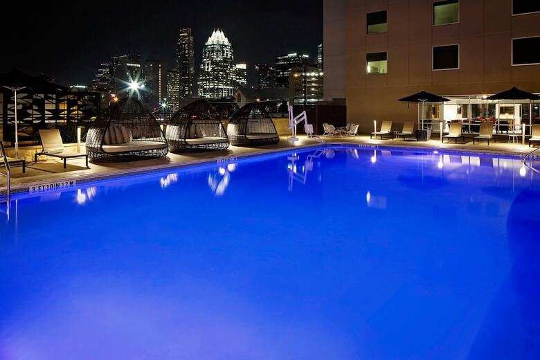Holiday Inn Express Hotel & Suites Austin Downtown