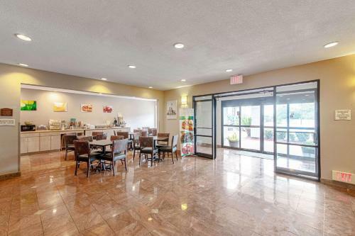 Hotel Quality Suites South Austin