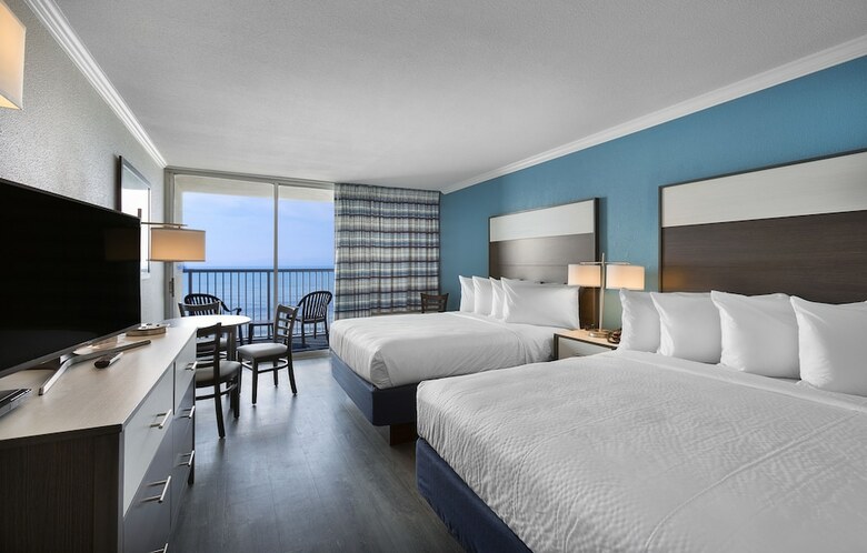 Hotel Compass Cove