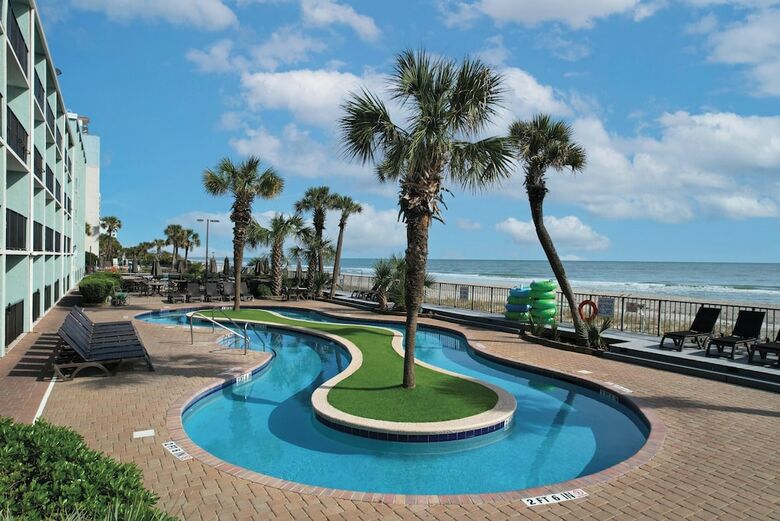 Hotel Compass Cove