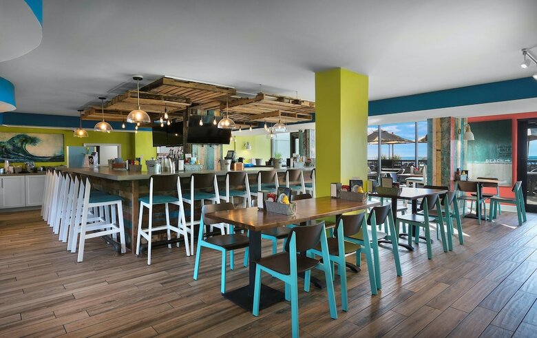 Hotel Compass Cove