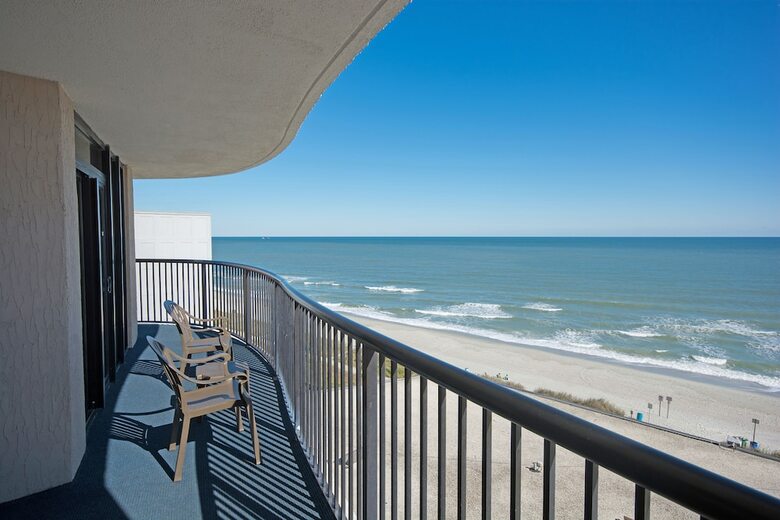 Hotel Compass Cove
