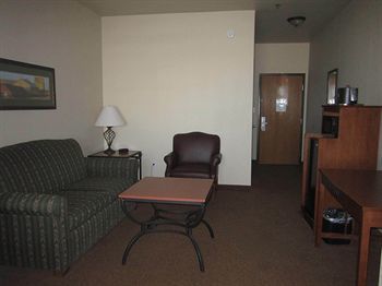 Hotel Bridgeport Suites