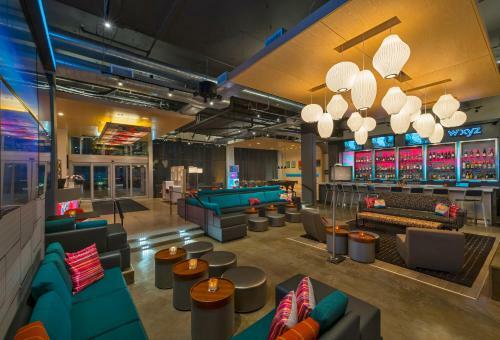Hotel Aloft College Station