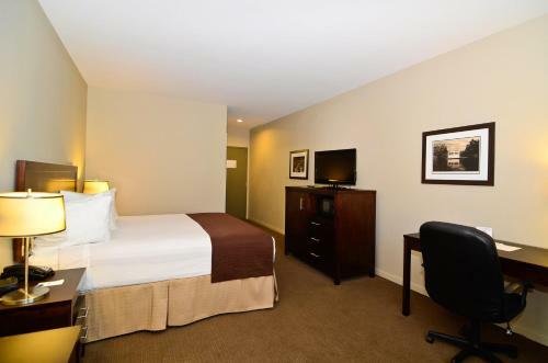 Hotel Baymont By Wyndham Columbus
