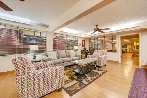 Motel Executive Inn And Suites College Station
