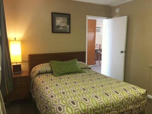 Polynesian Oceanfront Motel