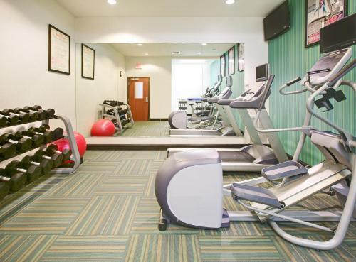 Holiday Inn Express Hotel & Suites Denton