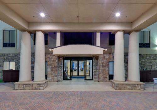 Holiday Inn Express Hotel & Suites Denton