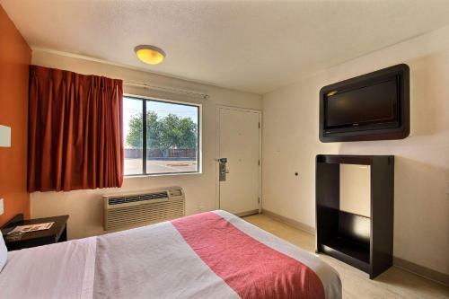 Motel 6 Laredo South