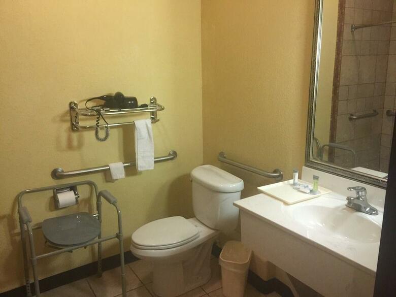 Hotel Amerik Suites Laredo At Mall Del Norte