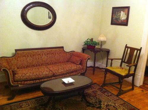 Posada Brooks House Suites