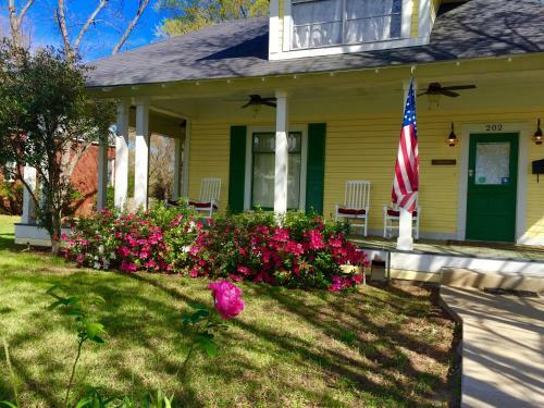 Posada Brooks House Suites