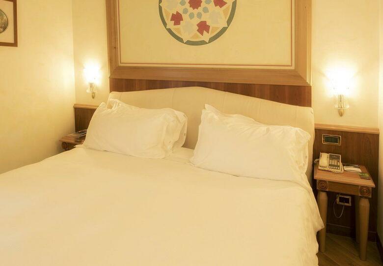 Renaissance Naples Hotel Mediterraneo