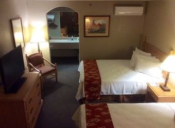 Hotel Pearl On The Concho At Jameson Inn