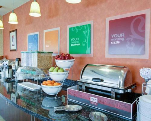 Hotel Comfort Suites Spring