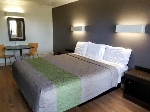 Motel Days Inn Downtown/riverwalk Area
