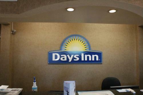 Hotel Days Inn & Suites North Stone Oak