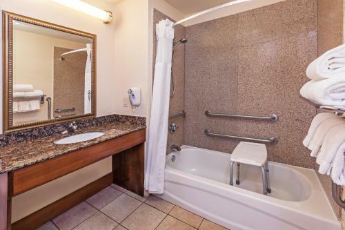 Hotel Staybridge Suites Fiesta San Antonio
