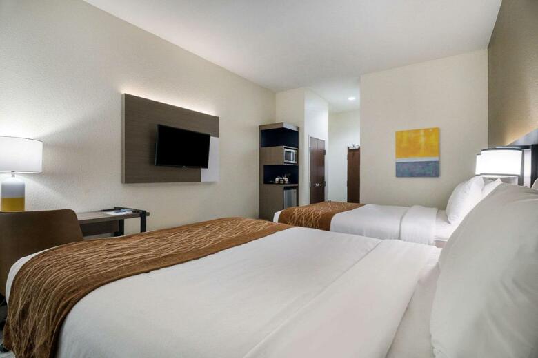 Hotel Comfort Inn & Suites