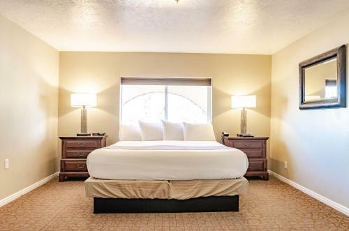 Mountain Ridge Motel