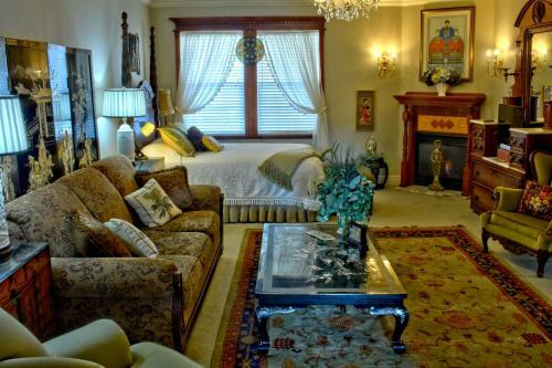 Bed & Breakfast Big Yellow Inn