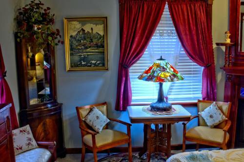 Bed & Breakfast Big Yellow Inn