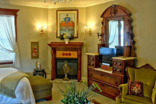 Bed & Breakfast Big Yellow Inn