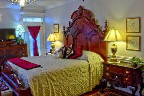 Bed & Breakfast Big Yellow Inn