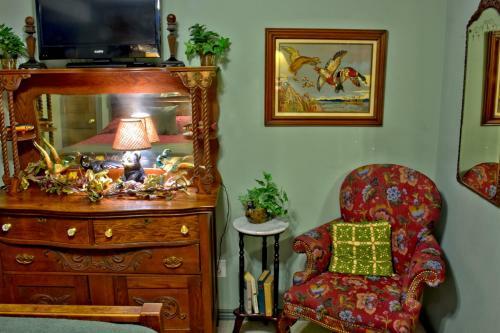 Bed & Breakfast Big Yellow Inn