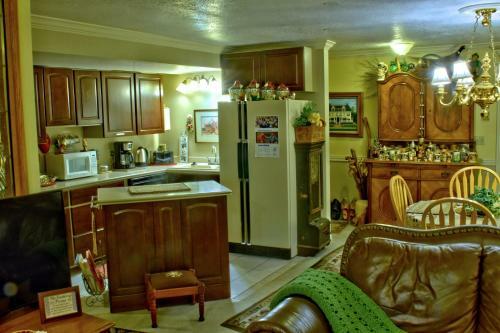Bed & Breakfast Big Yellow Inn