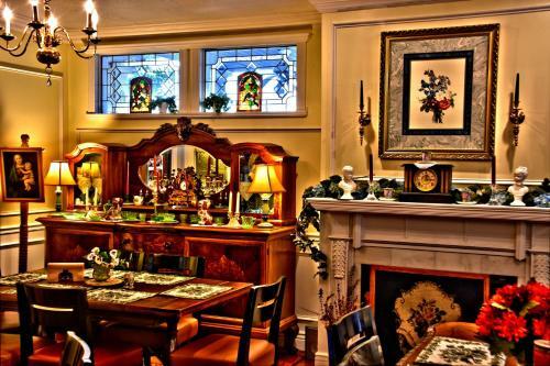 Bed & Breakfast Big Yellow Inn