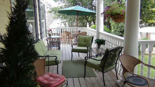 Bed & Breakfast Big Yellow Inn