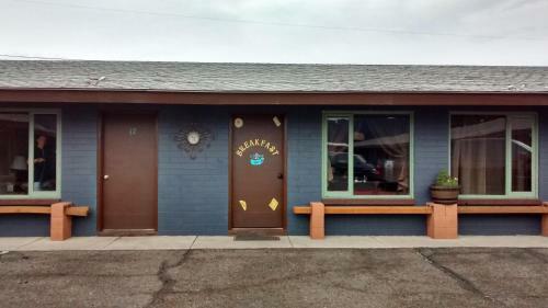 Adobe Sands Motel