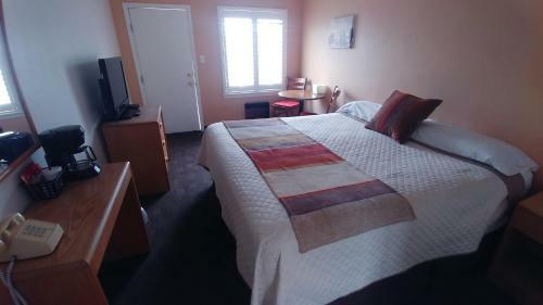 Blue Pine Motel