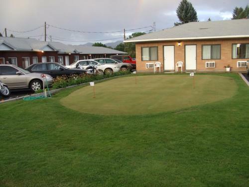 Blue Pine Motel
