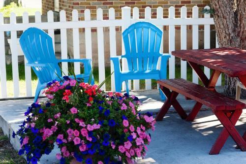 Blue Pine Motel