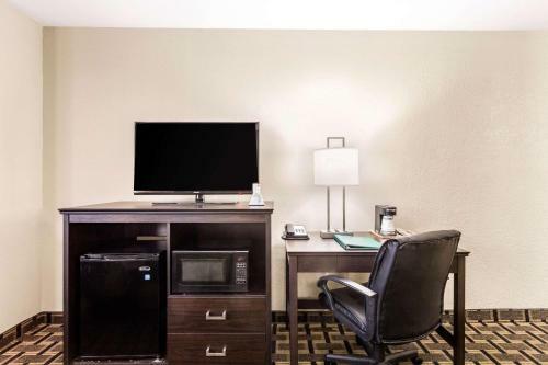 Hotel Downtown Rodeway Inn