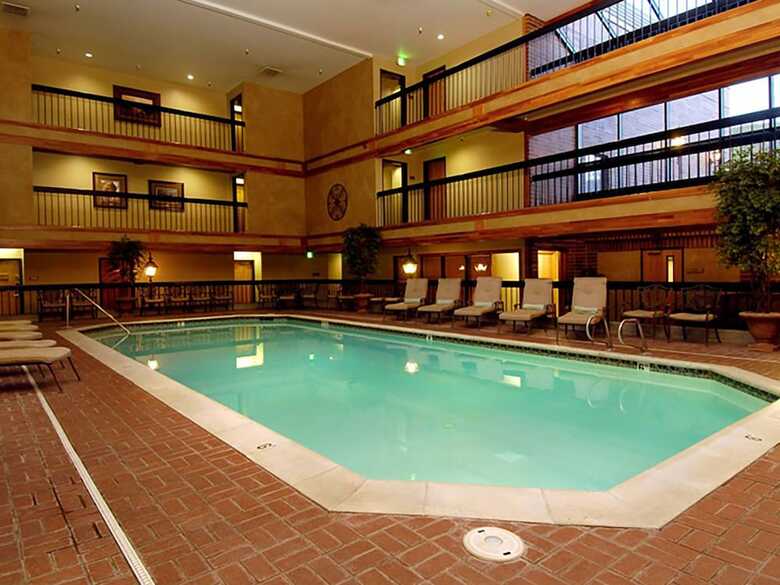 Hotel Raintree's Park Plaza Park City